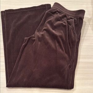 Women’s lululemon Scuba Mid-Rise Wide-Leg Pant *Velvet Cord - Espresso